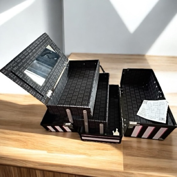 Black and White Striped Train Case NWT - Picture 2 of 4